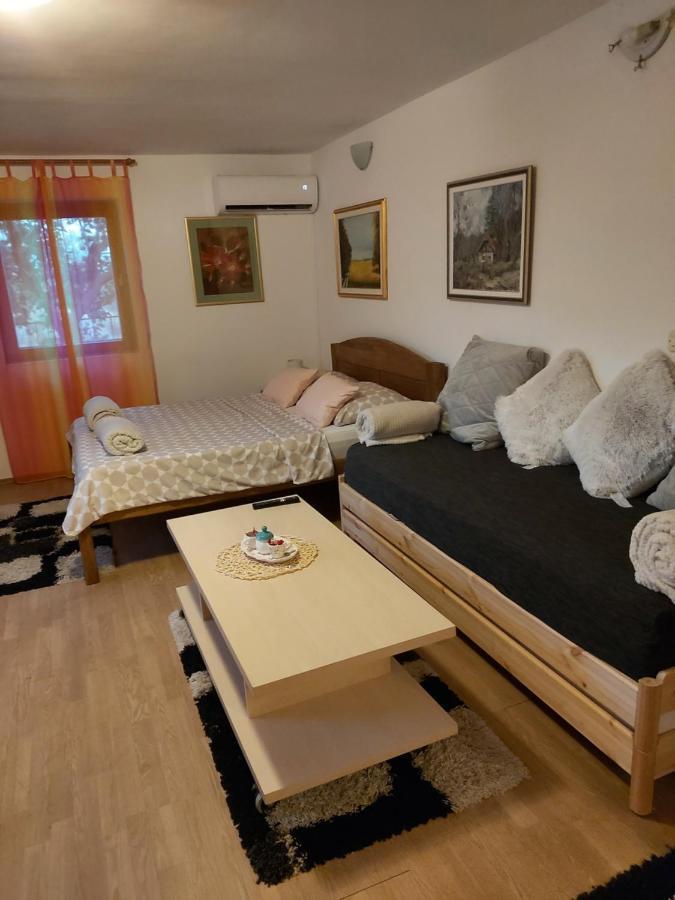 Studio Apartman Kotro Beli Manastir Exterior foto