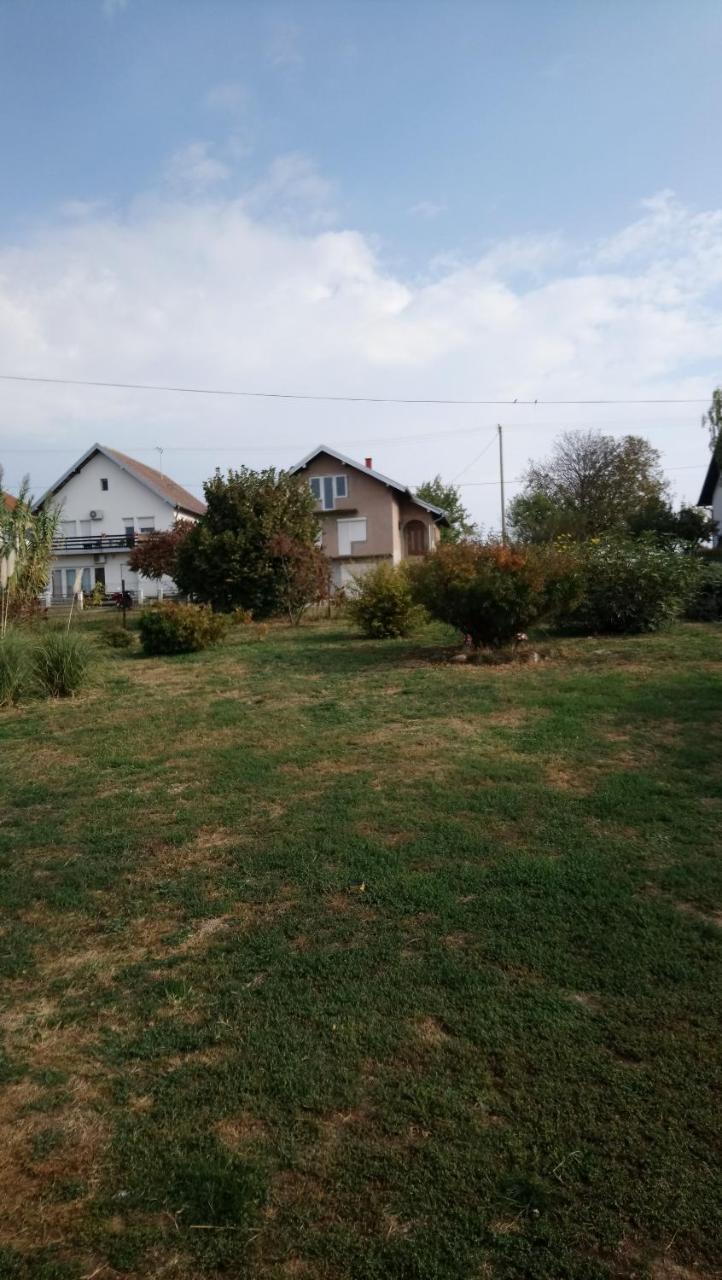 Studio Apartman Kotro Beli Manastir Exterior foto